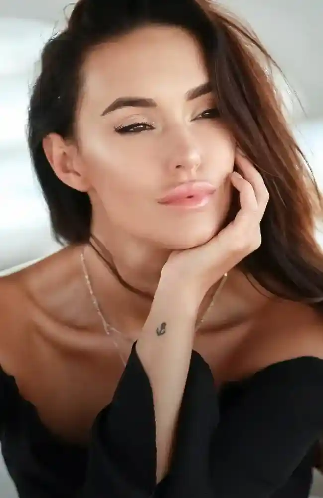 Default alt text for feature-injectables-fillers-1